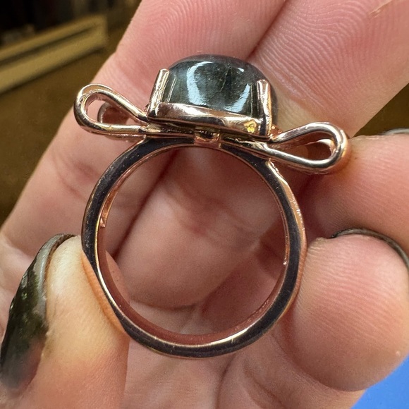 Karis Malagasy Labradorite Love Knot Ring in rolled-gold. 9.40 ctw. Size 8 - Picture 2 of 6